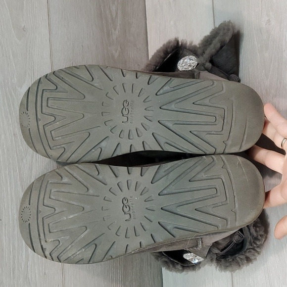 Ugg Australia Women 3349 Ankle Bailey Button Leather Sheepskin Boots shoes 10 - Picture 9 of 15